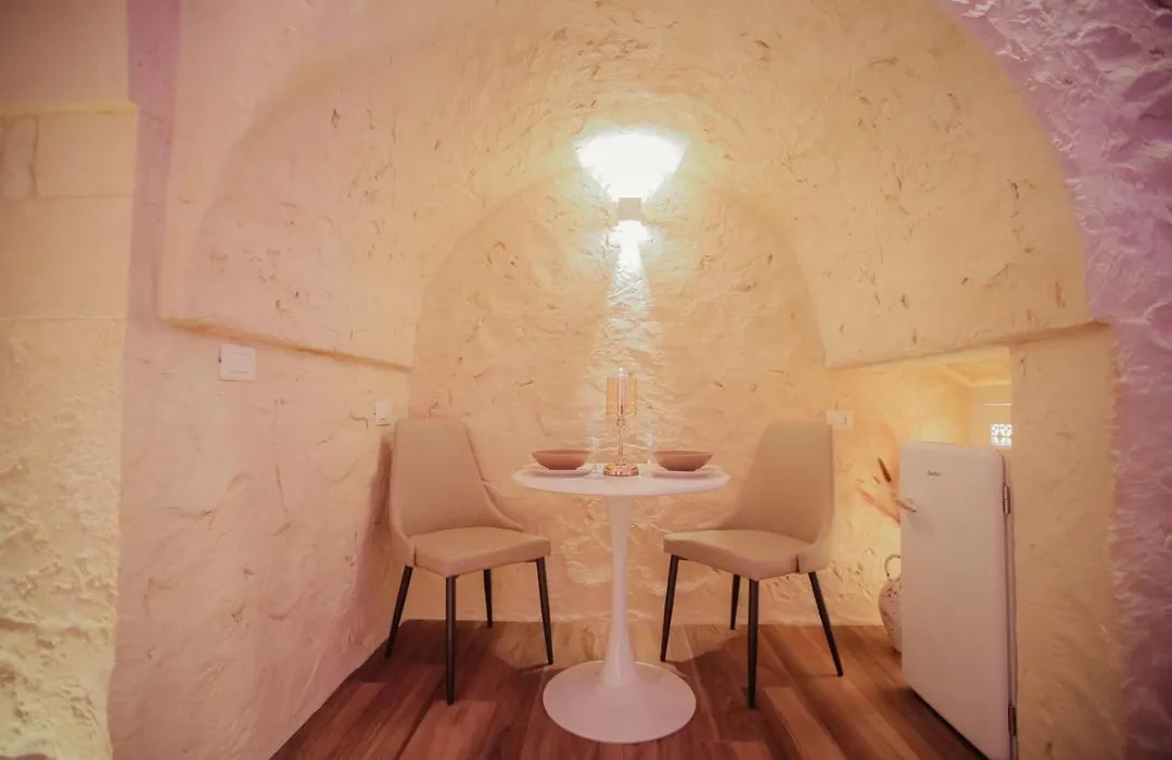 Romantic Suite With Private Jacuzzi Malely Suite-1